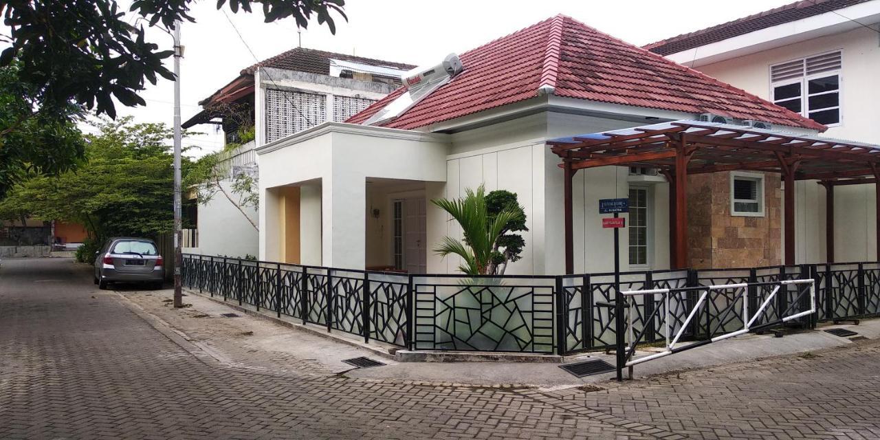 Omah Inap D24 Syariah Near Universitas Aisyiah Yogyakarta Mitra Reddoorz Слеман Экстерьер фото